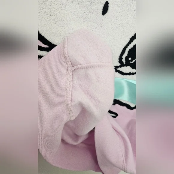 New Pink Snoopy Peanuts Cute Bow Valentines Sweater Size MEDIUM - Picture 4 of 6